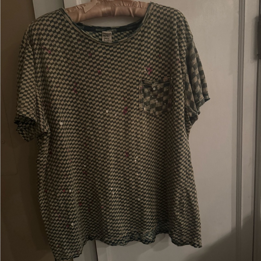 Magnolia Pearl White and Green Short Sleeve Tee - Picture 3 of 8